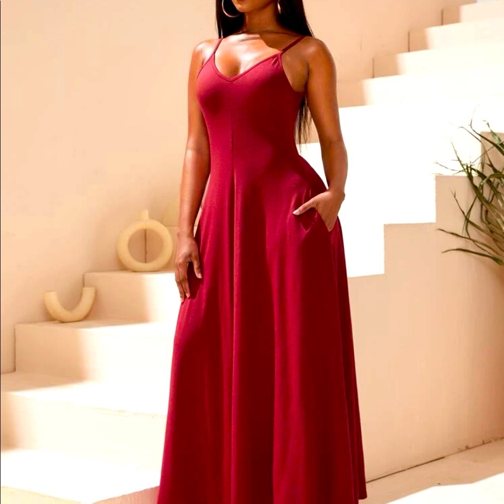 Gorgeous maroon cami dress with pockets